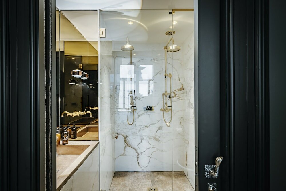 Фото Hotel The Noblemen