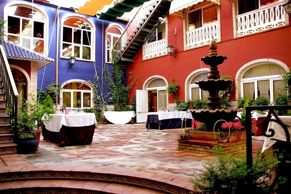 Фото Hotel Plaza Manjon