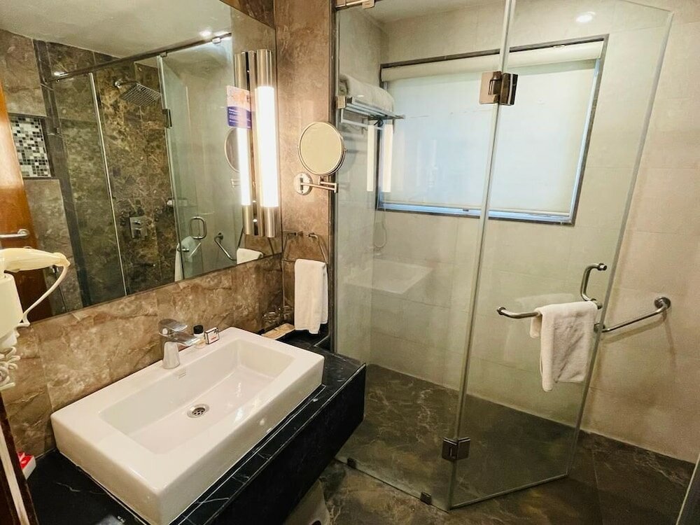 Фото Ramada by Wyndham Ahmedabad