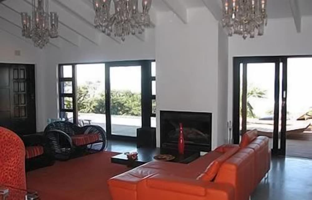 Фото Days At Sea Beach Lodge