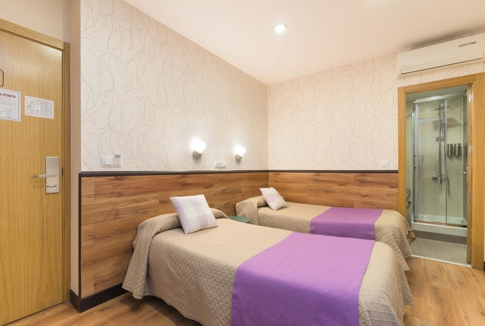 Фото Hostal Art Madrid