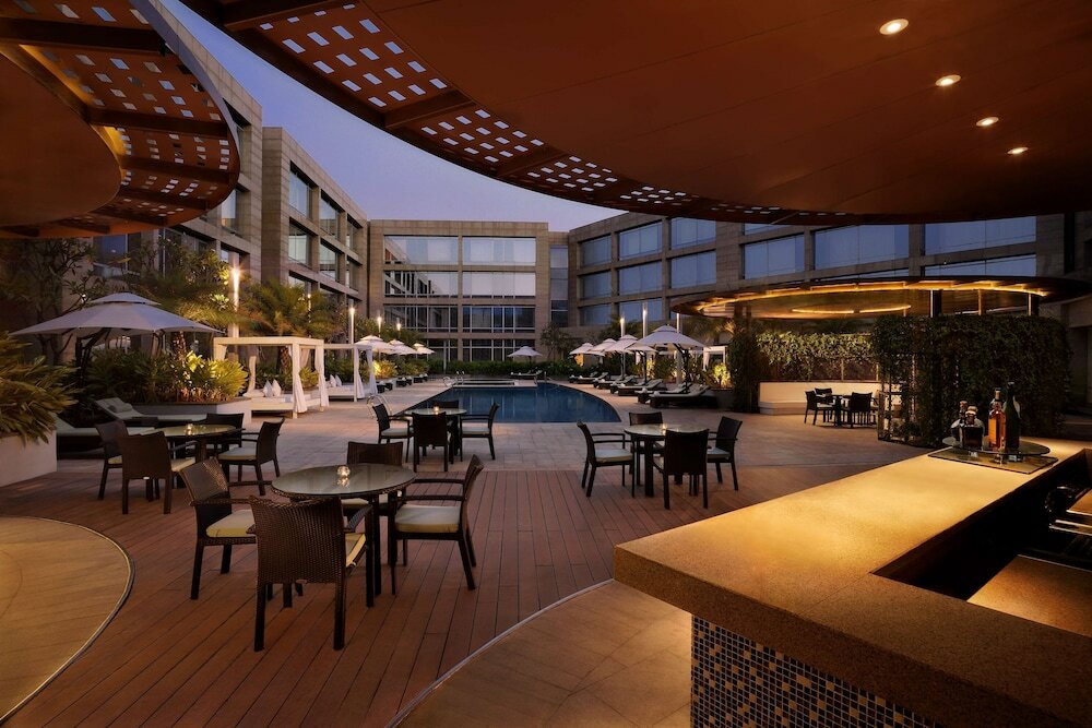 Фото Hilton Bangalore Embassy GolfLinks