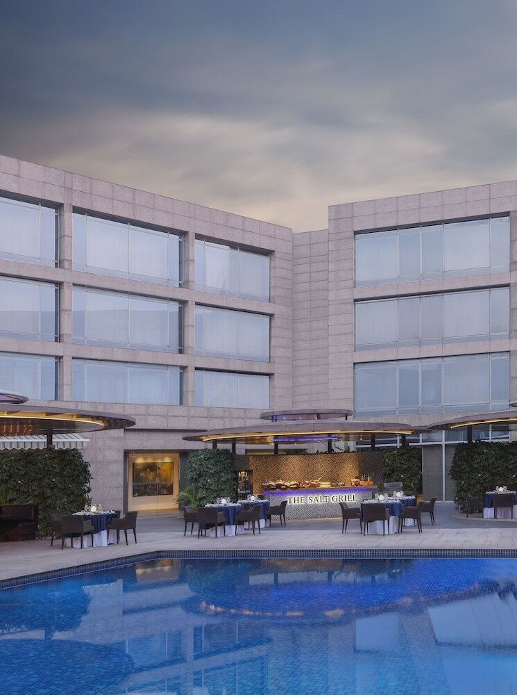 Фото Hilton Bangalore Embassy GolfLinks