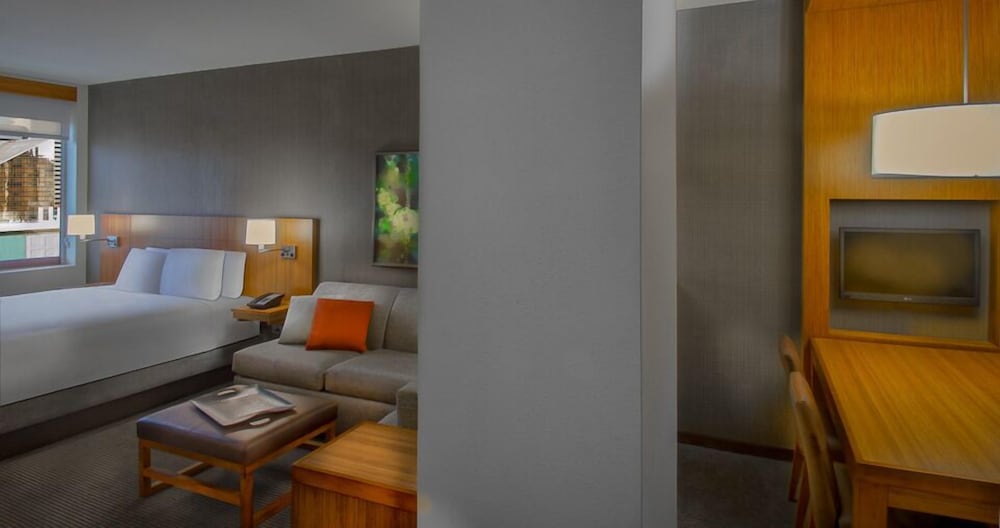 Фото Hyatt Place Charlotte Downtown