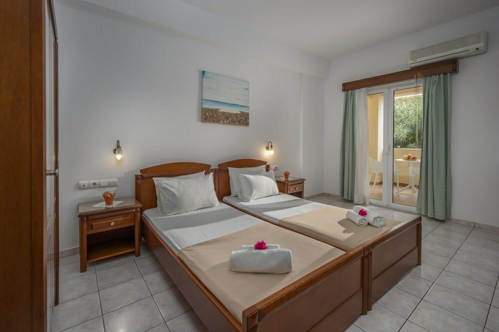 Фото Astir Studios