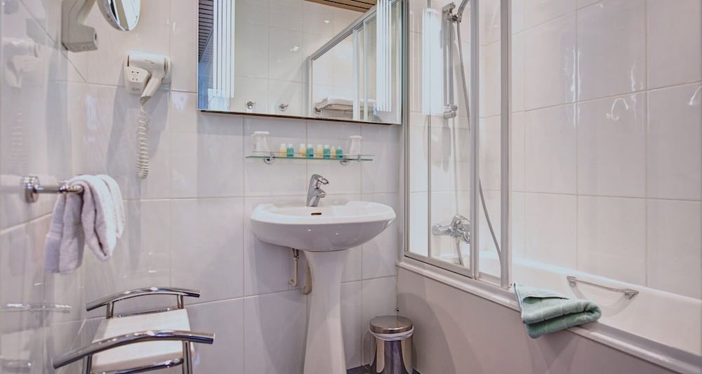 Фото Hotel du Midi Paris Montparnasse