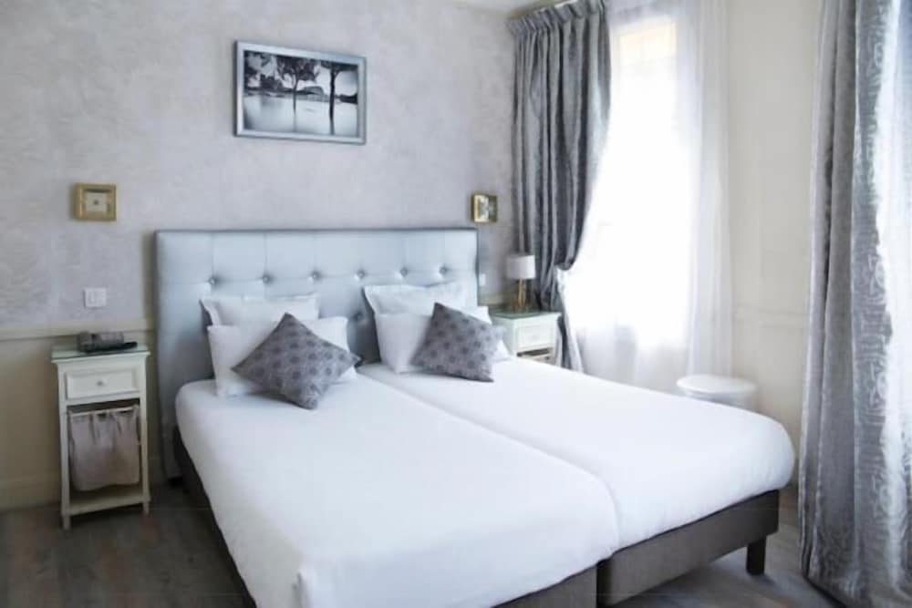 Фото Hotel de La Motte Picquet