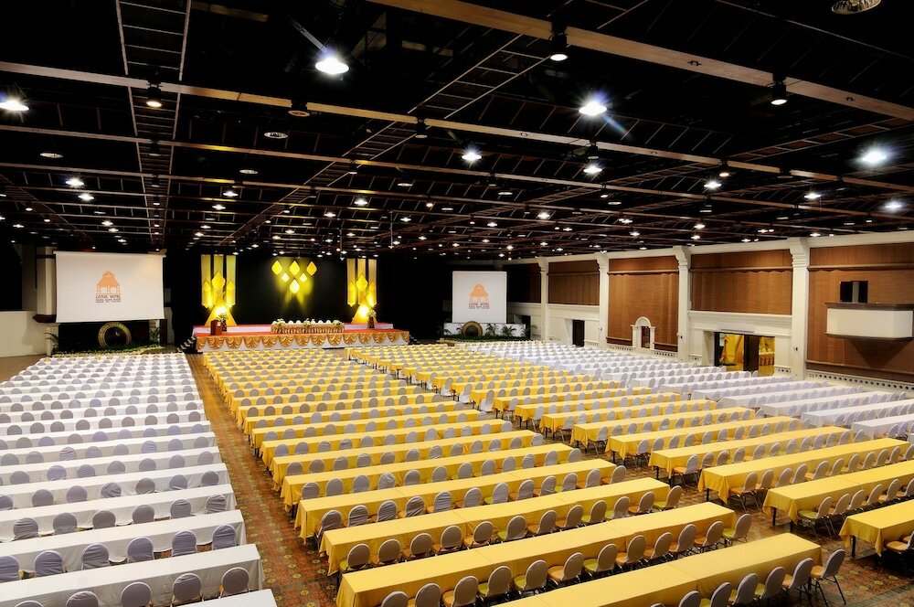 Фото Lotus Hotel Pang Suan Kaew