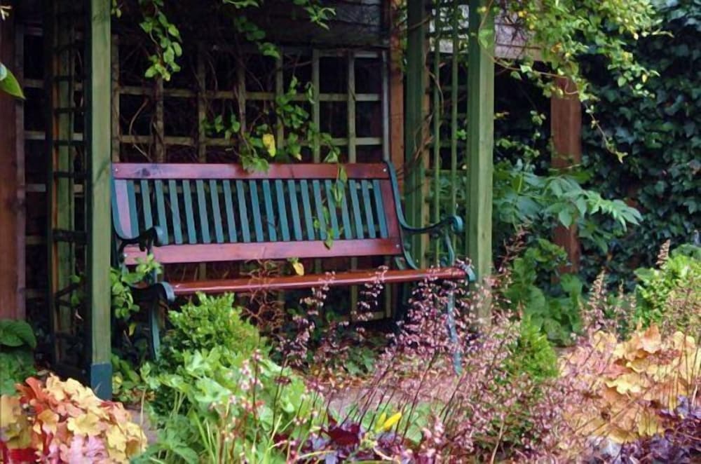 Фото Donington Manor Hotel