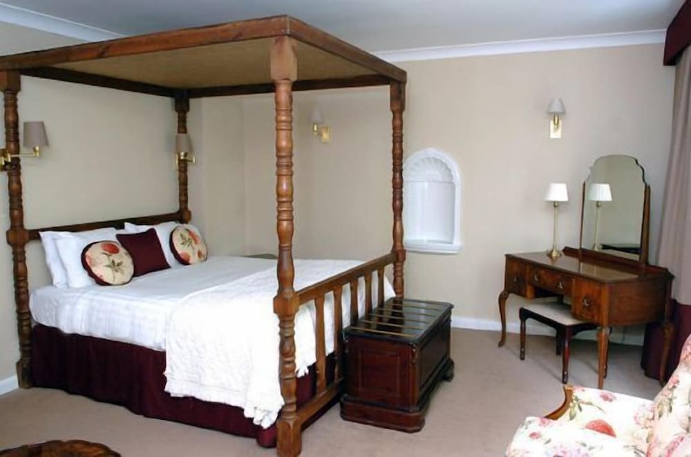 Фото Donington Manor Hotel