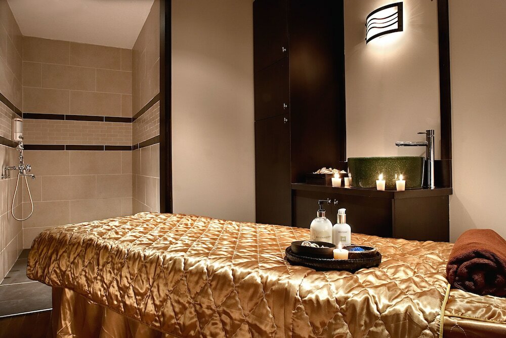 Фото Best Western Parkway Hotel Toronto North