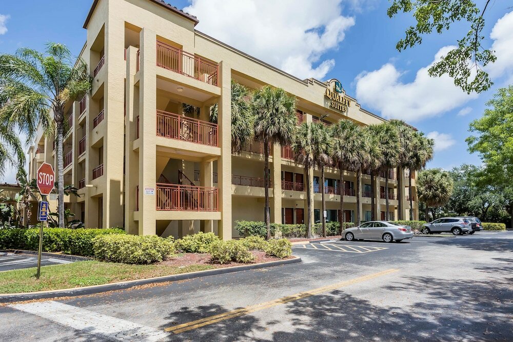 Фото Boca Suites Deerfield Beach