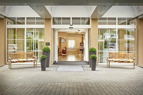 Внешний вид отеля H+ Hotel Frankfurt Airport West в Диденбергене, фото 2