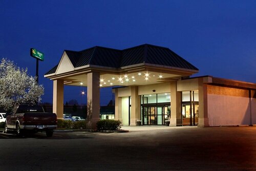 Гостиница Quality Inn & Conference Center