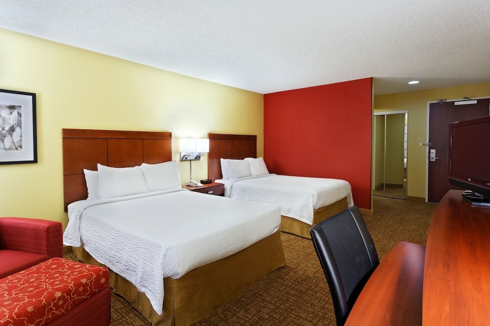 Фото Courtyard by Marriott Houston Brookhollow