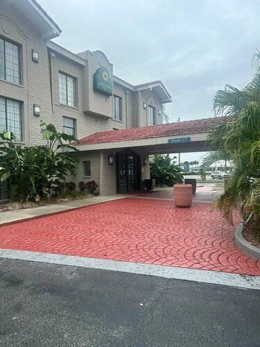 Гостиница La Quinta by Wyndham St Petersburg-Clearwater в Пинелас Парк