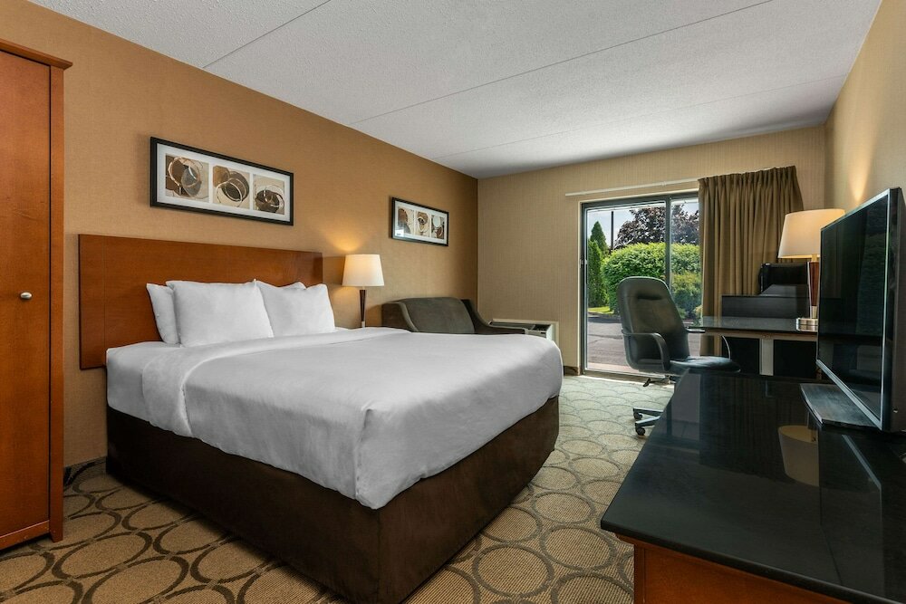Фото Comfort Inn Hwy 401