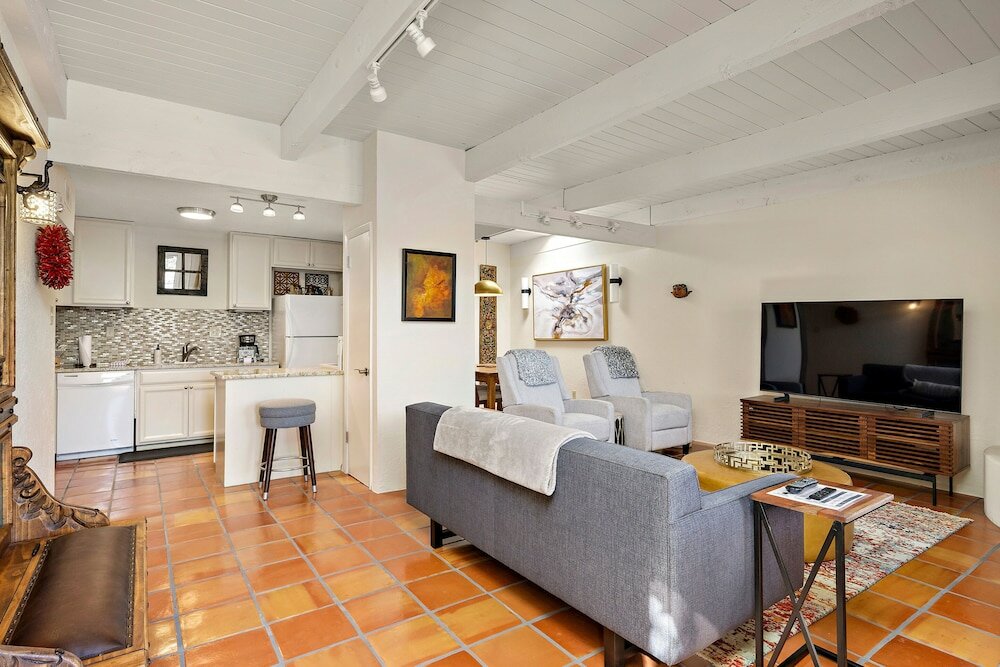 Фото Fort Marcy Hotel Suites by All Seasons Resort Lodging