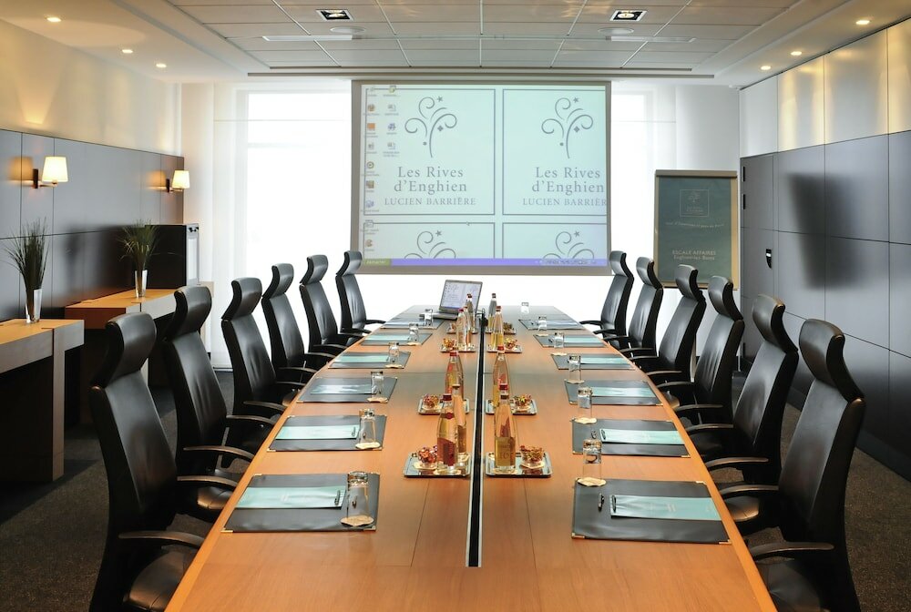 Фото Hôtel Barrière l'Hôtel du Lac