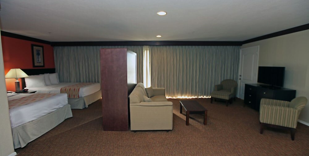 Фото Days Inn by Wyndham Ocean City Oceanfront