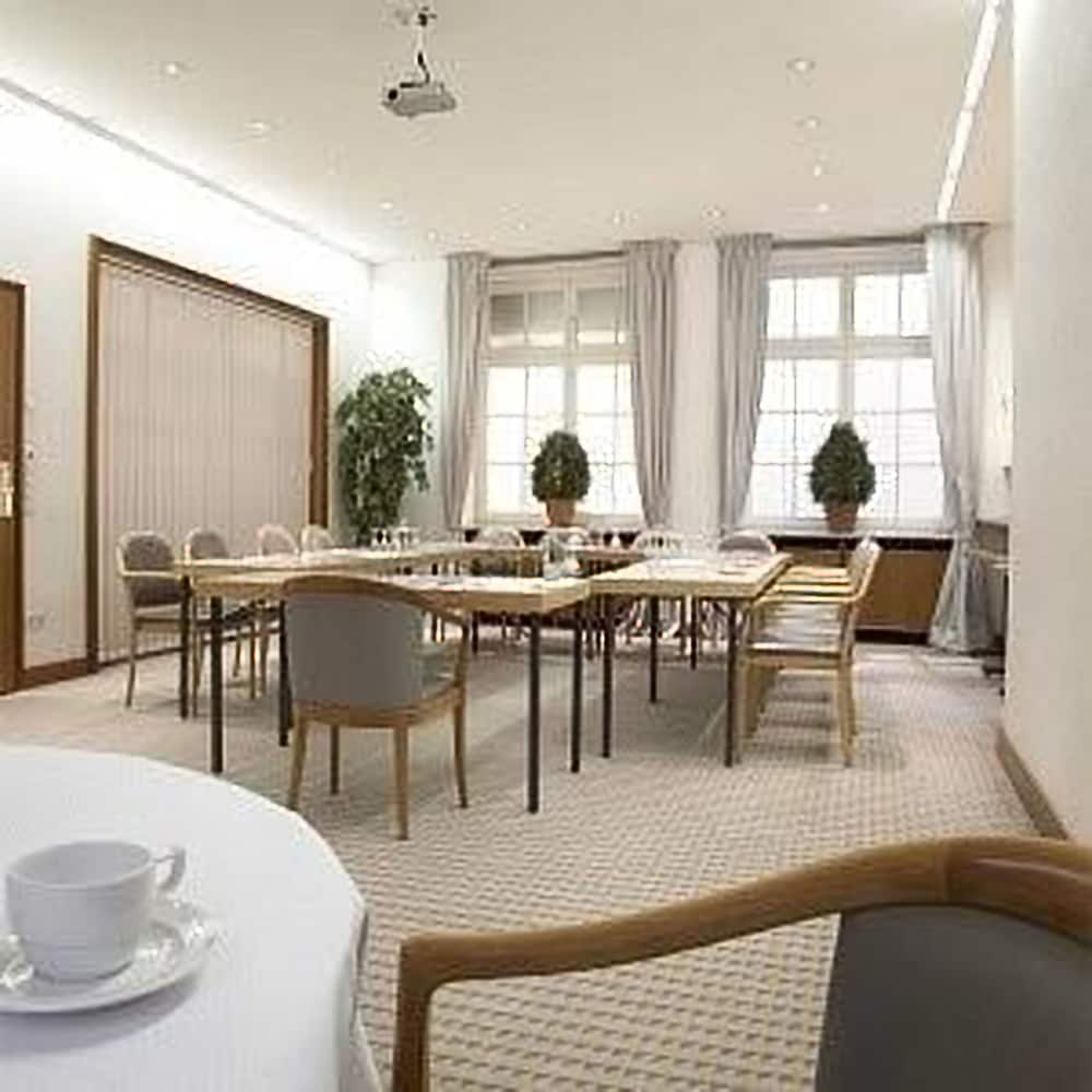 Фото Hotel Baseler Hof