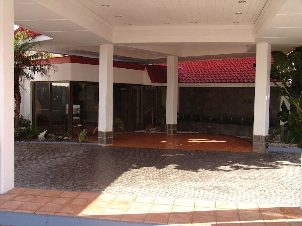 Фото Wilderness Beach Hotel