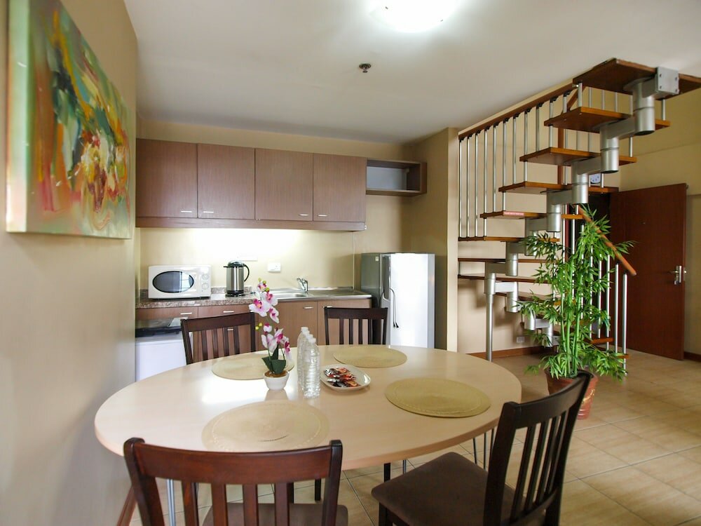 Фото Shaw Residenza Suites