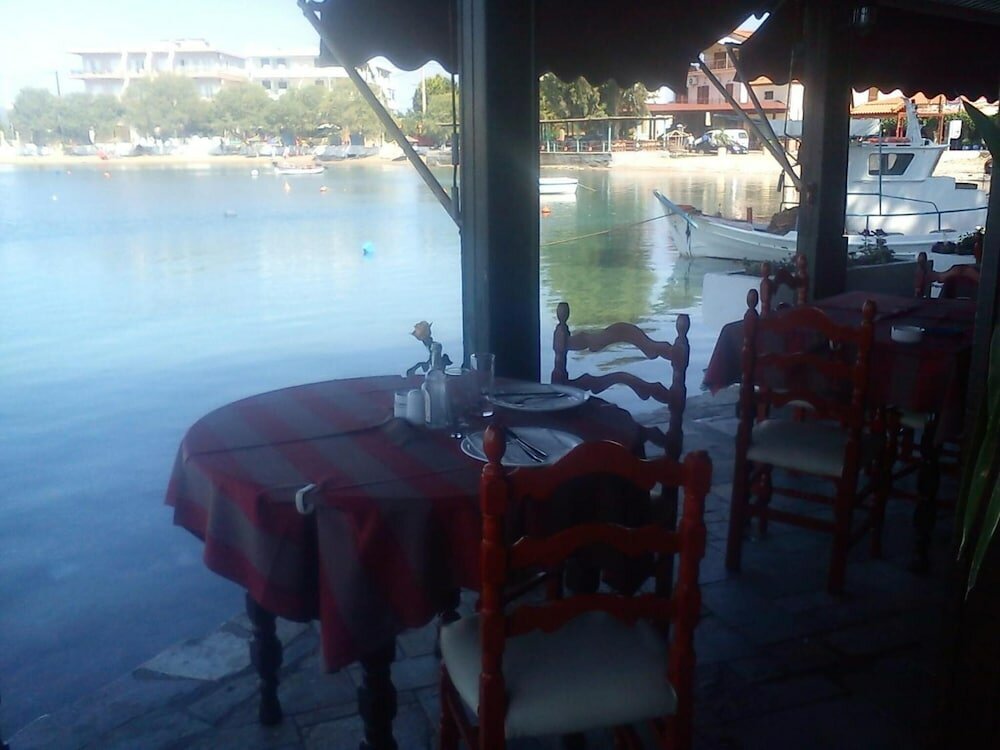 Фото Hotel Lefkadi