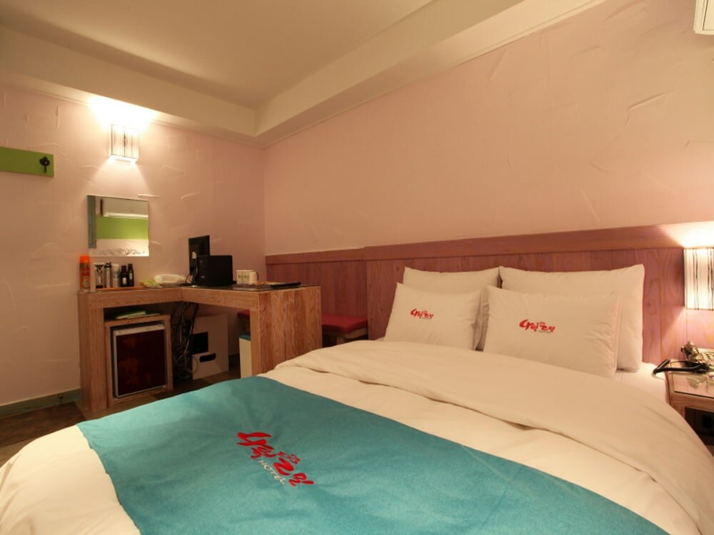 Фото Hotel April 2nd