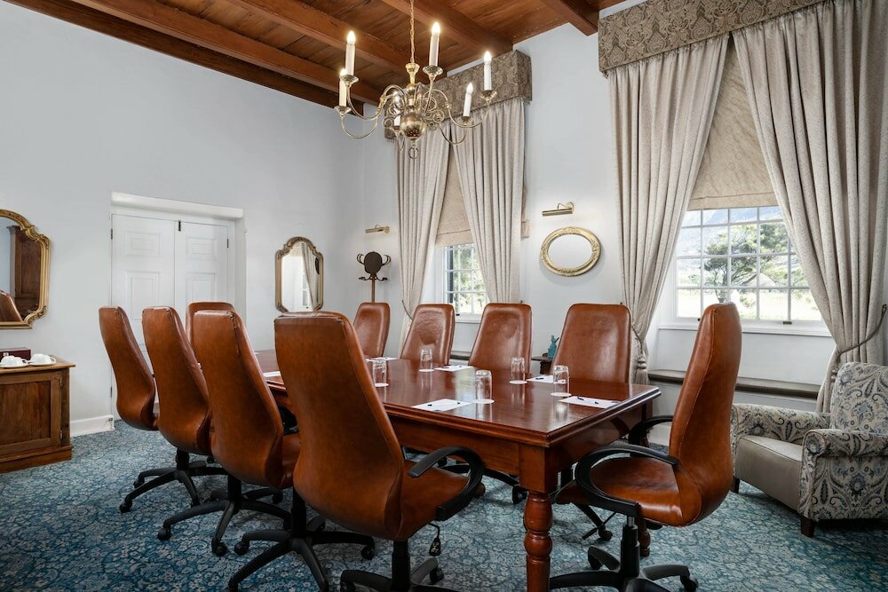 Фото Protea Hotel by Marriott Cape Town Mowbray