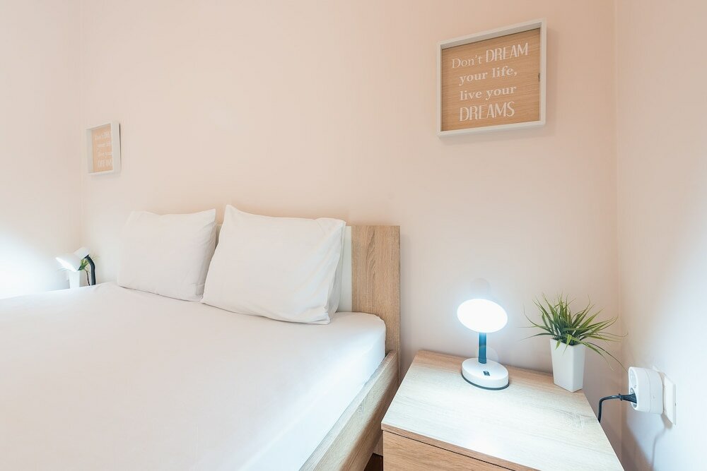 Фото Stylish Acropolis Apartment by Cloudkeys