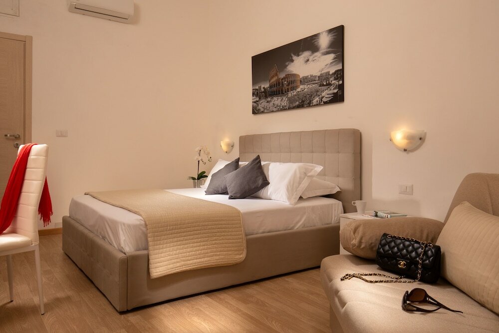 Фото Domus Veneto Rome