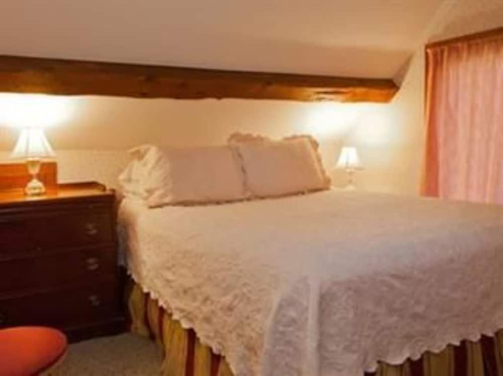 Фото Arlington's West Mountain Inn