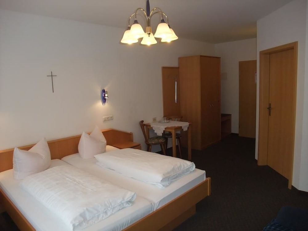 Фото Gasthof-Pension Alte Post