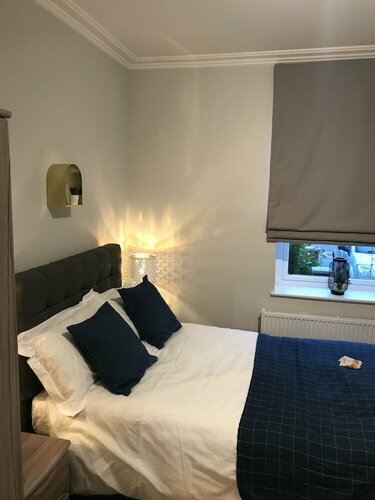 Гостиница 1 Helena Studio Apartment в Рединге