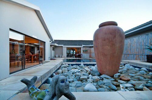 Гостиница Africa Beach B&b в Порт-Элизабет