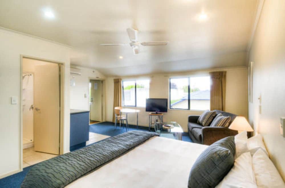 Фото Claremonte Motor Lodge