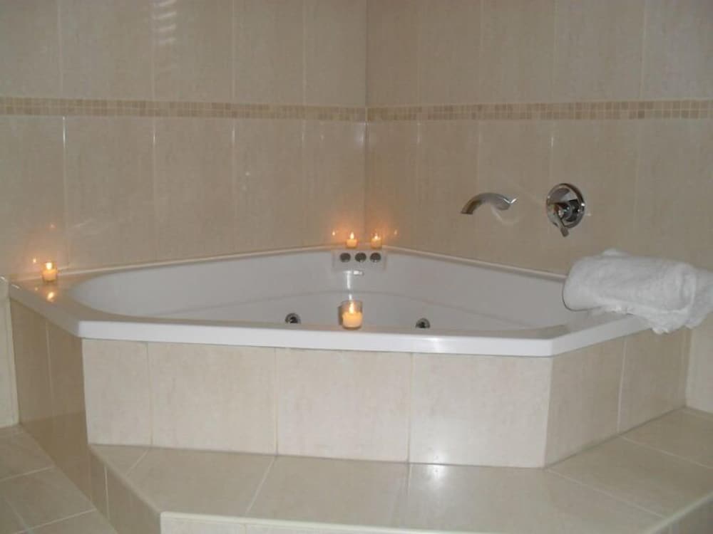 Фото Broken View Estate