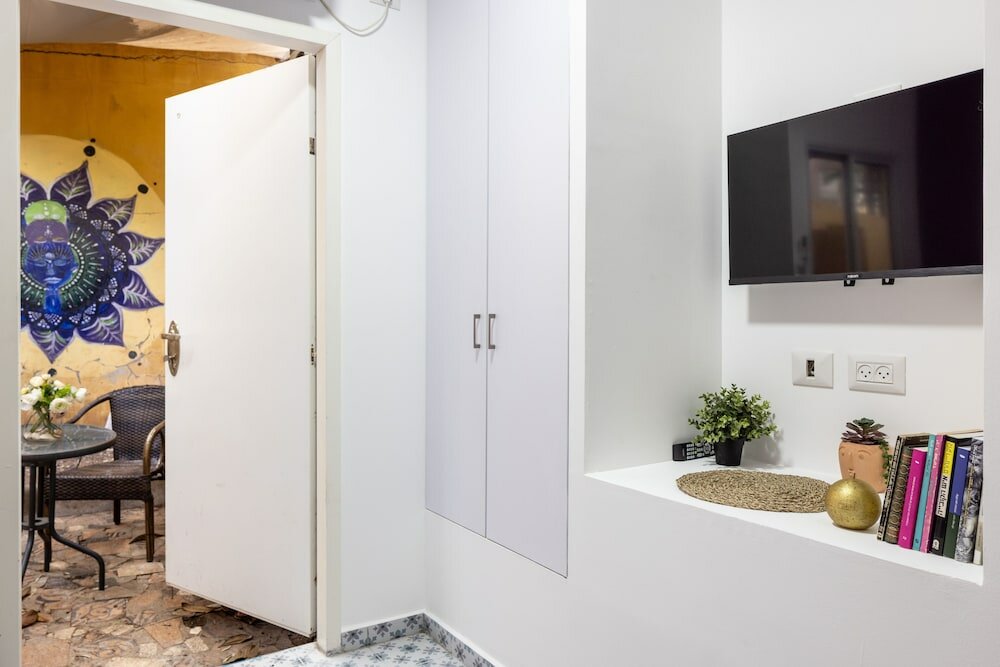 Фото Cozy Charm Stu Haifa Ctr by Sea N' Rent