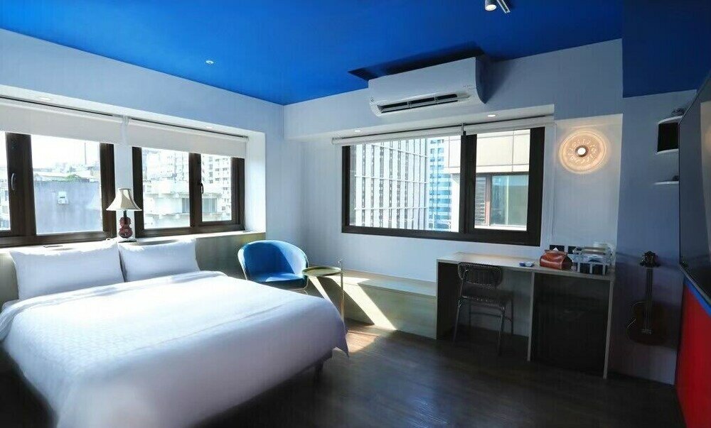 Фото Journey Town Inn