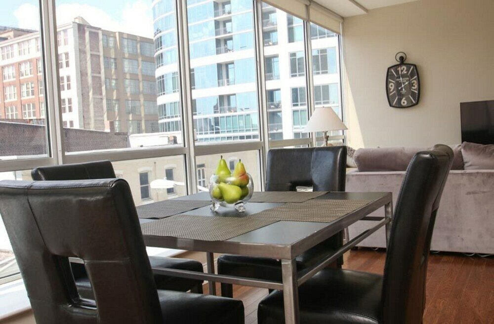 Фото UrHomeInPhilly- Market Street