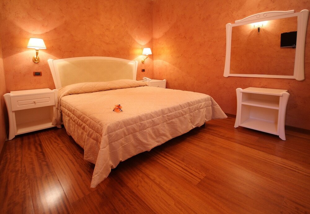 Фото Hotel Rojan