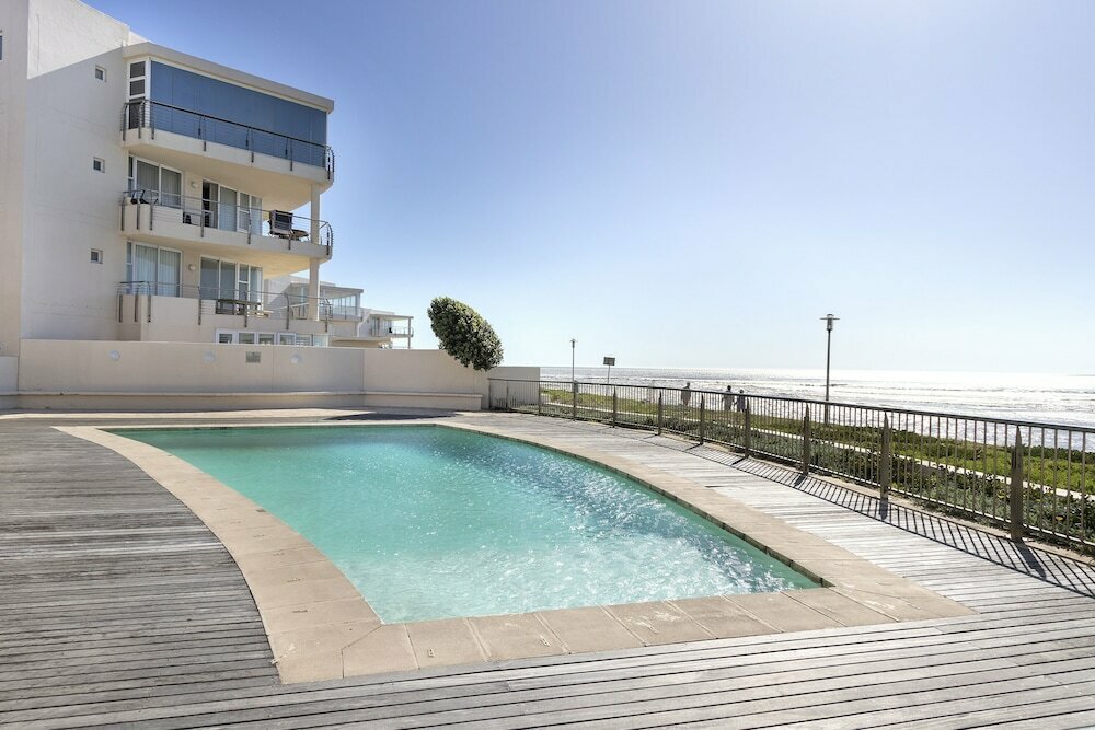 Apartments Lagoon Beach 136 by Ctha, Capetown, photo
