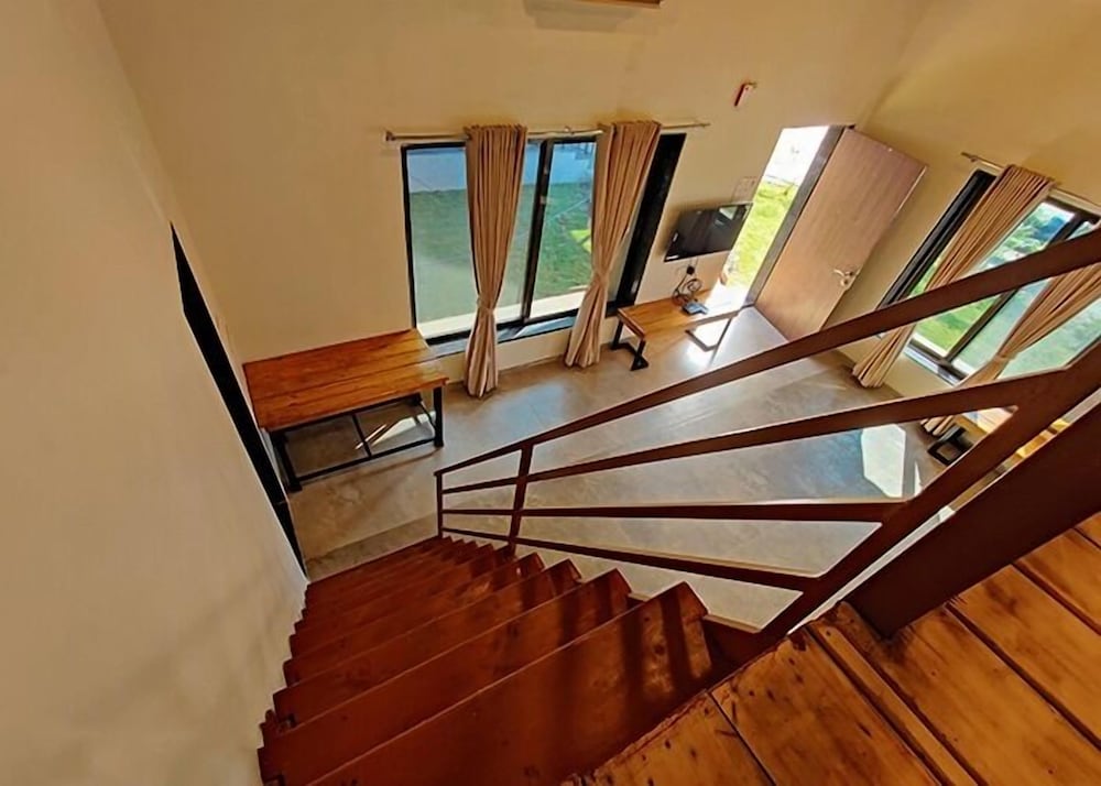 Фото Shrubbery Palms Resort