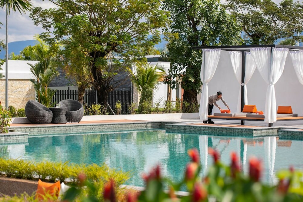 Фото Wonderland Suites and Resort