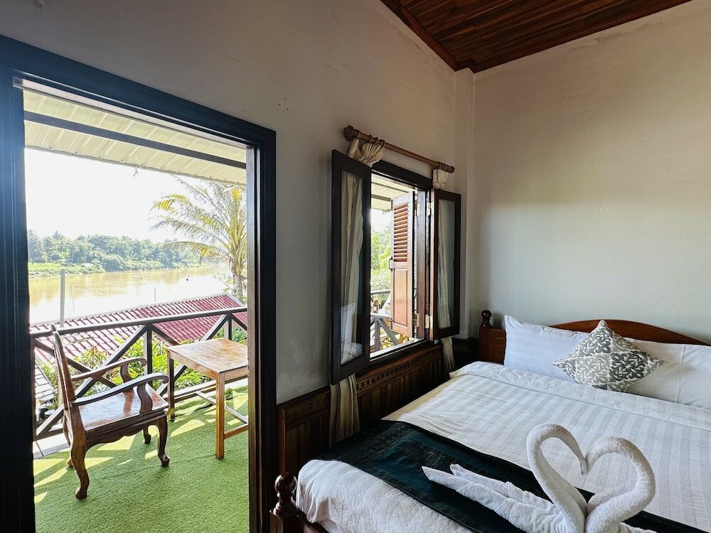 Фото Kingkham Riverside Hotel