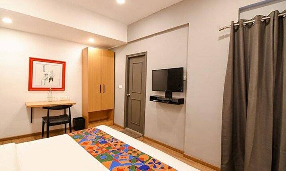 Фото Fabhotel Sayeeda International