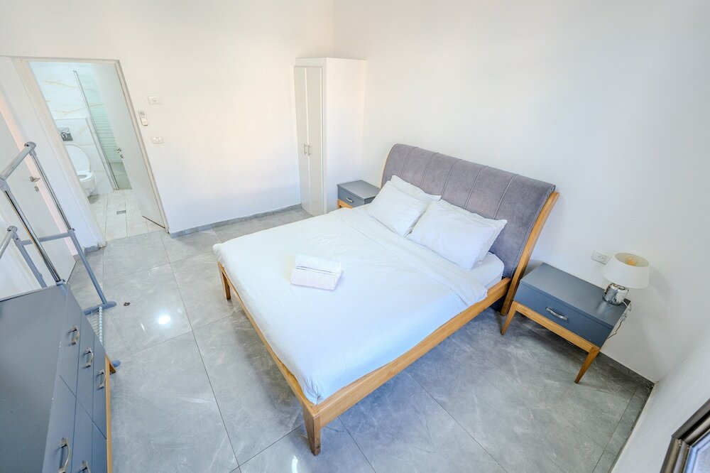 Фото Ha-Yarkon Forty One