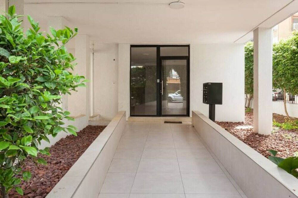 Фото Amazing Apt Bat-Yam Near Beach