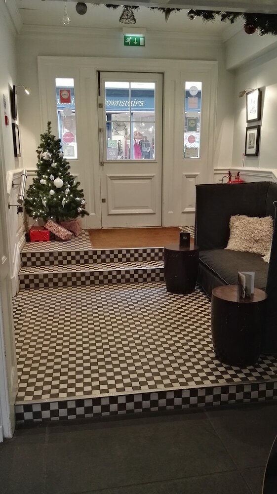 Фото The Crown hotel